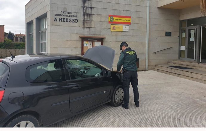 Investigado un matrimonio responsable de un concesionario en O Salnés por manipular el cuentakilómetros de los vehículos