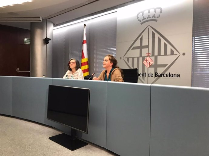 La gerent de l'Agncia de Salut Pública de Barcelona (ASPB), Carme Borrell, i la regidora de Salut de Barcelona, Gemma Tarafa.