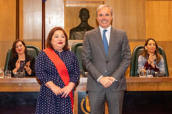 La concejal Ana Carmen Becerril toma posesión de su acta en sustitución de Pilar Alegría