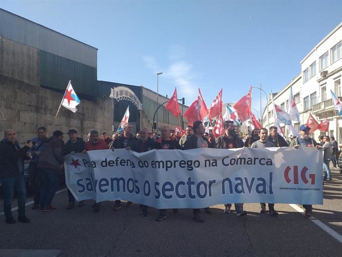 Manifestación convocada por la CIG en defensa del sector naval en Vigo.