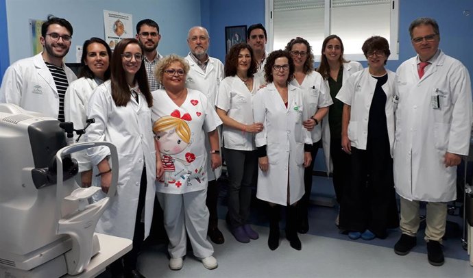 Equipo del servicio de Oftalmología del Hospital de Valme de Sevilla.