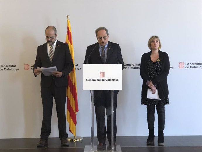 El president de la Generalitat, Quim Torra, juntament amb la consellera de Salut, Alba Vergés, i el conseller de l'Interior, Miquel Buch.