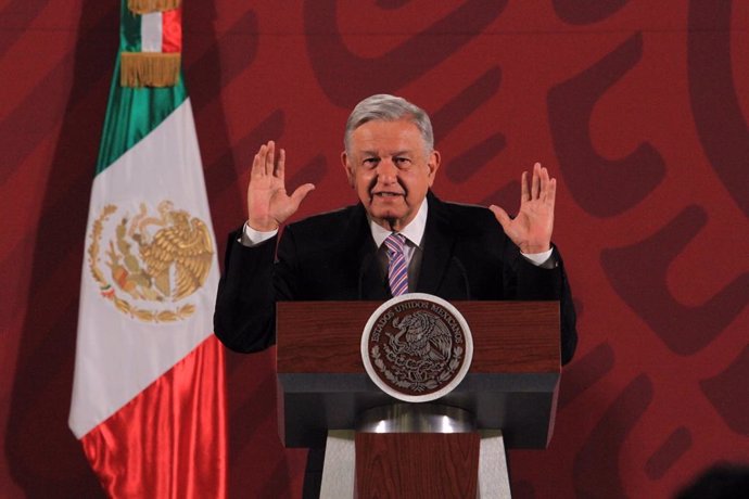 Coronavirus.- López Obrador asegura que las medidas se adoptarán en base a infor