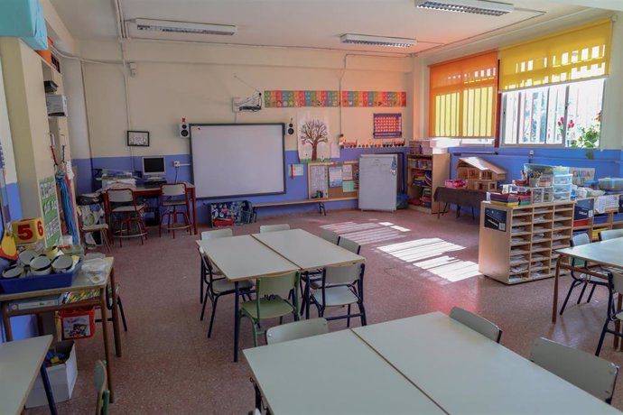 Aula vacía de un colegio de Madrid tras la suspensión de las clases por el coronavirus. 