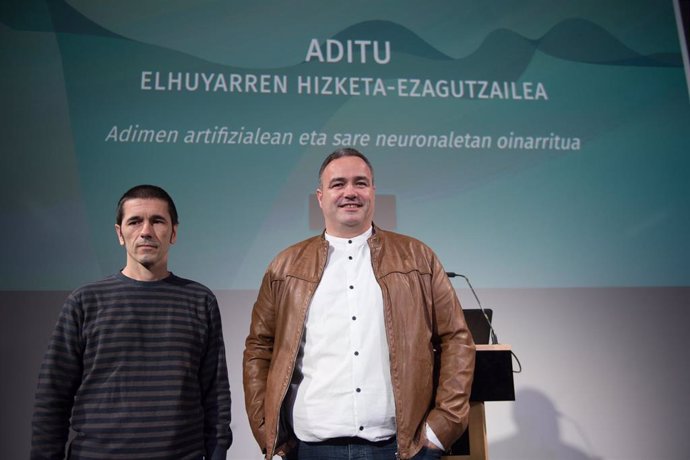 EL responsable del proyecto Aditu, Igor Leturia, y el director general de Elhuyar, Jon Abril