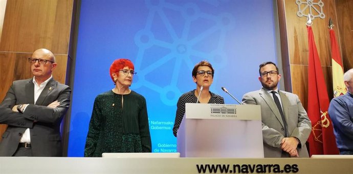 La presidenta del Gobierno de Navarra, María Chivite, con los consejeros Carlos Gimeno, Santos Induráin, y Javier Remírez, en rueda de prensa.