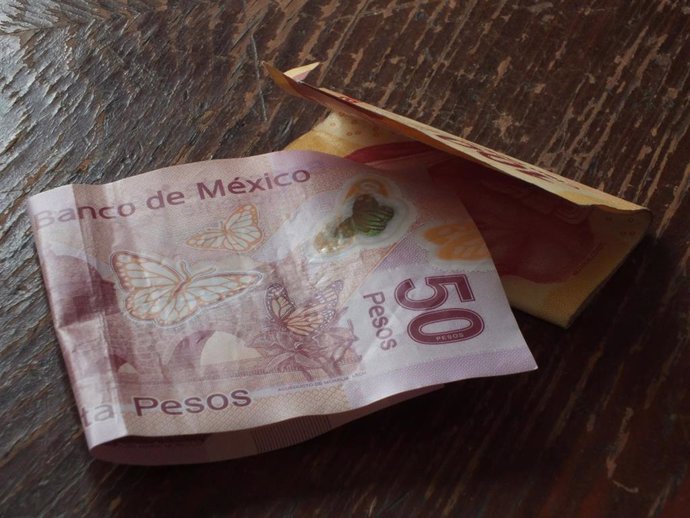 El Banco de México y Hacienda del país subastan coberturas por 1.787 millones para inyectar liquidez