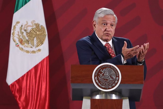México.- López Obrador pide a los senadores del PAN que aprueben la reforma cons