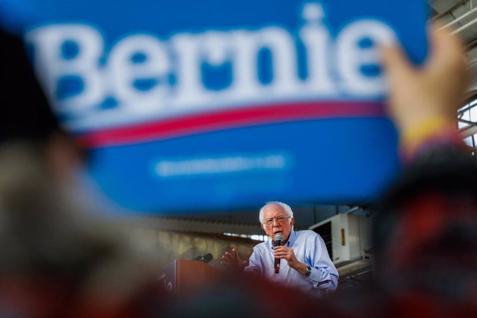 Bernie Sanders durante un mitin en California.