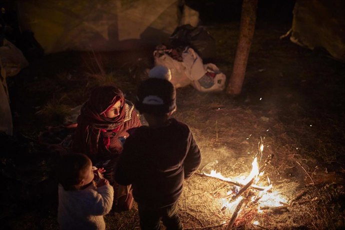 Migrantes y refugiado en la frontera entre Turquía y Grecia