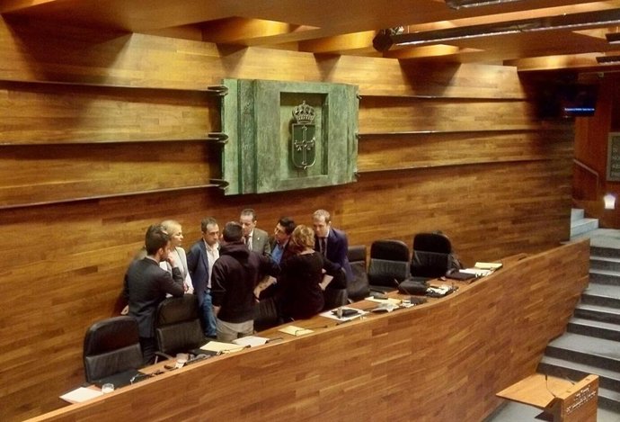 Reunión de portavoces en la Junta General