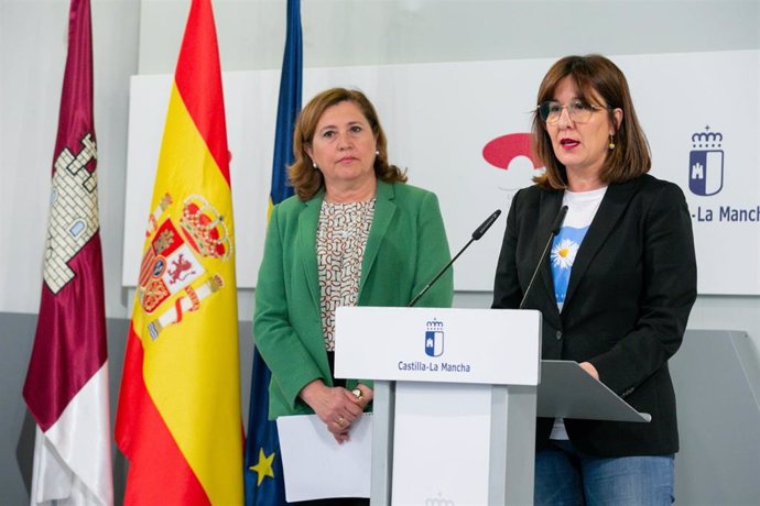 La consejera de Igualdad y portavoz del Gobierno de C-LM, Blanca Fernández, en rueda  de prensa.