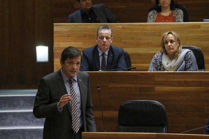 El presidente del Principado, Javier Fernández, en el pleno.