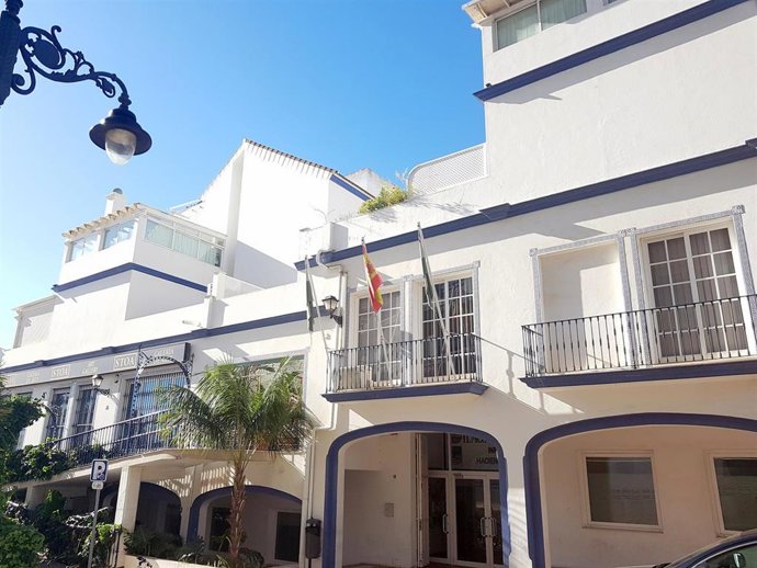 Fachada del Ayuntamiento de Estepona (Málaga)