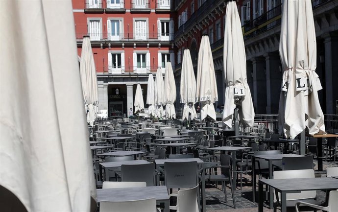 Madrid cierra toda la hostelería desde mañana para frenar contagios por coronavi