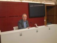 Santiago limita el aforo del tanatorio y suspende mercados, actividades y escuelas municipales