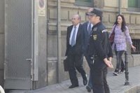 Del Rivero exige a BBVA que retire la presidencia de honor a Francisco González