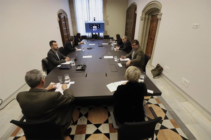 Reunió del president del Govern amb l'mbit local per abordar la gestió del coronavirus.