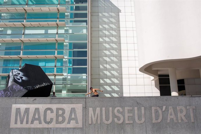 Plaza del Museo de Arte Contemporáneo de Barcelona (archivo)