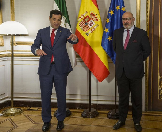 Juanma Moreno inicia una ronda de reuniones por separado con los portavoces de los grupos con representación en el Parlamento de Andalucía