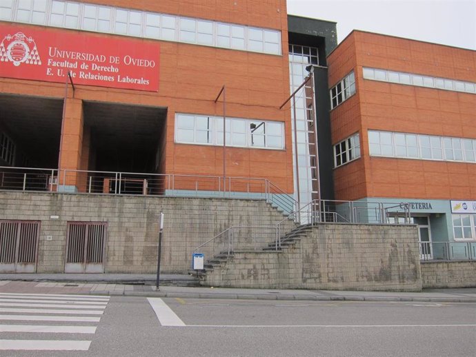 Facultad de derecho de la Universidad de Oviedo, en el Campus de El Cristo de Oviedo.