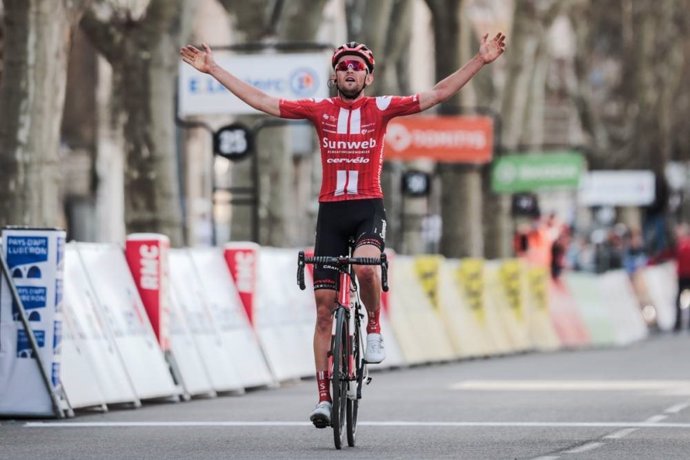 El ciclista belga Tiesj Benoot (Team Sunweb), vencedor de la quinta etapa de la París-Niza 2020