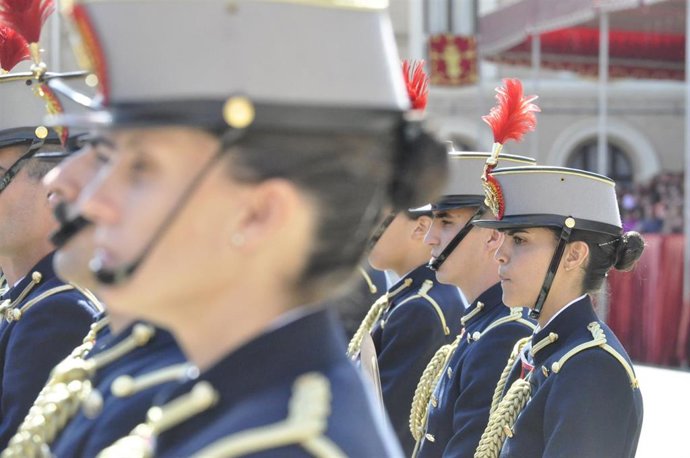 Damas cadetes de la Academia General Militar de Zaragoza.
