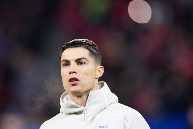 Fútbol.- Cristiano Ronaldo vuelve a entrenarse con la Juventus tras visitar a su madre enferma