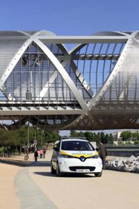 Policía Municipal recuerda por megafonía en Casa de Campo y Madrid Río el deber de quedarse en el domicilio