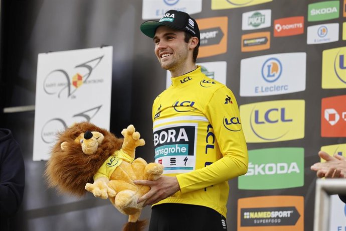 Cycling Paris-Nice - stage 4