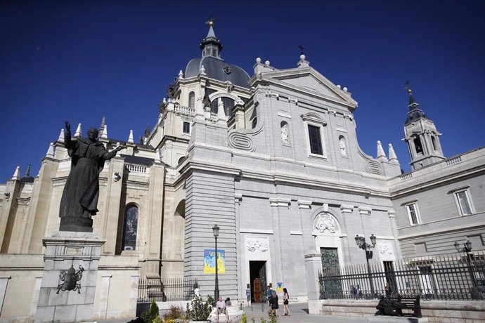 La Catedral de la Almudena de Madrid donde la familia quiere enterar a Francisco Franco si finalmente es exhumado