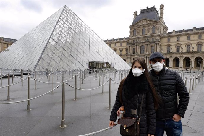 Paris cerrada por el coronavirus  