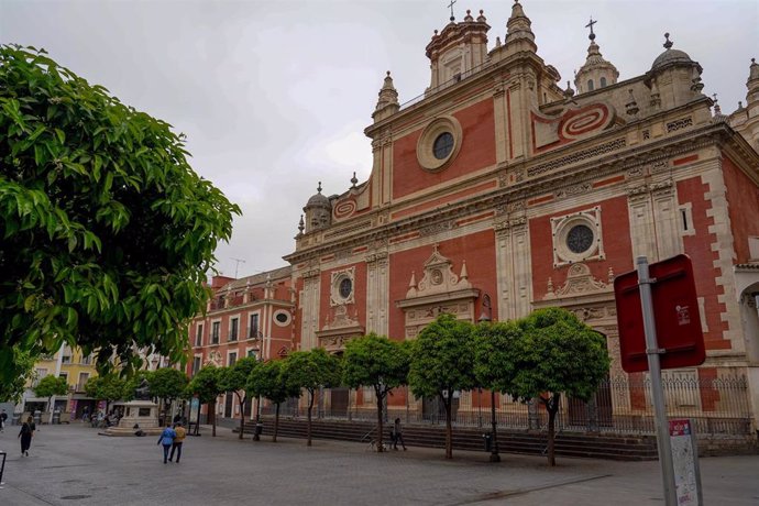 Plaza del Salvador con muy pocas personas. Sevilla a 14 de marzo del 2020
