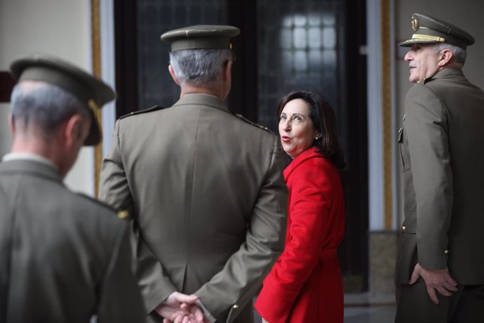 La ministra de Defensa, Margarita Robles, durante una visita visita al Cuartel General de la Fuerza Terrestre