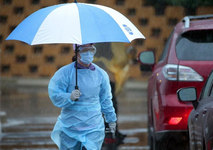 Imagen de una enfermera en Estados Unidos en medio de la pandemia del coronavirus. 