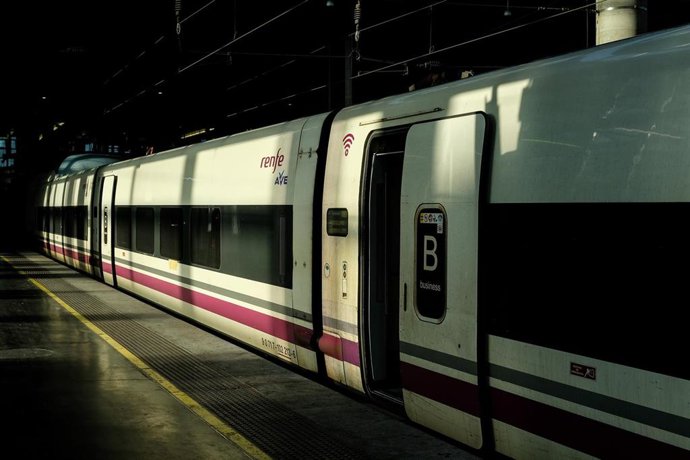 Coronavirus.- Renfe permite desde el lunes cambiar y anular billetes sin coste