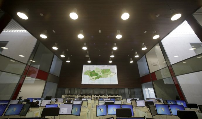 Fallece un trabajador tras caer desde el tejado de una nave en Málaga