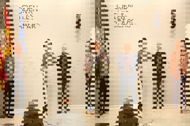 El conseller de Modelo Económico, Turismo y Trabajo, Iago Negueruela, junto con la presidenta de CAEB, Carmen Planas, el secretario general de CCOO Baleares, José Luis García, y el de UGT Baleares, Alejandro Texías.