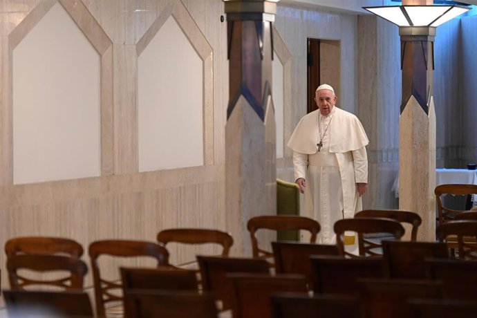 El Papa en una de las misas matutinas de Santa Marta sin fieles por el coronavirus