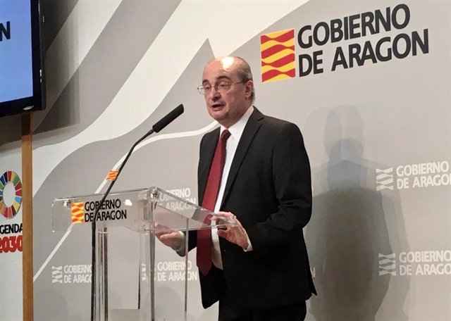 El presidente del Gobierno de Aragón, Javier Lambán en rueda de prensa