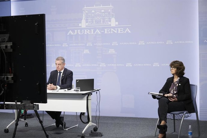 Iñigo Urkullu, junto a Nekane Murga