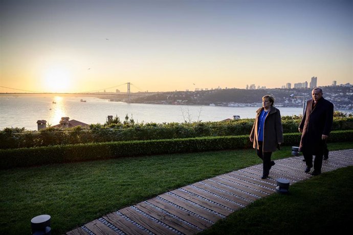 La canciller de Alemania, Angela Merkel, y el presidente turco, Recep Tayyip Erdogan