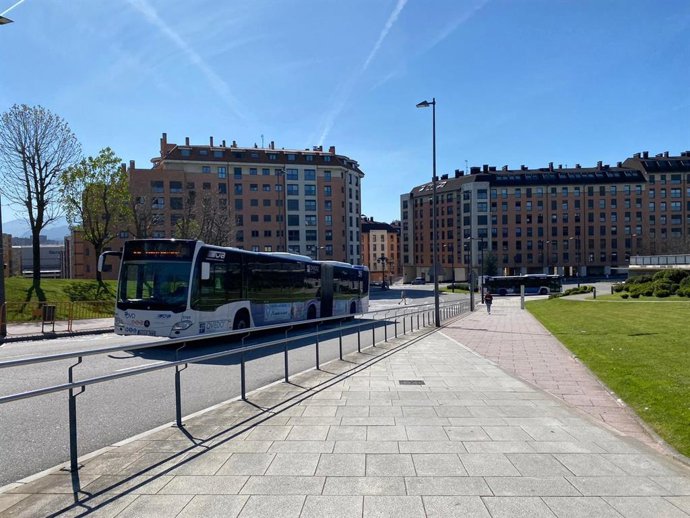 Autobús en Oviedo durante el Estado de Alarma.