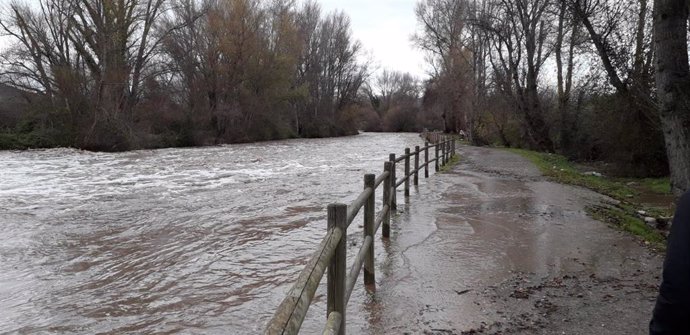 Solicitan precaución en el parque del Ebro de Logroño por posibles crecidas del caudal del río Iregua