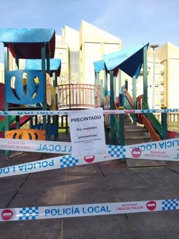 Imagen de un parque de Jaén capital precintado por las medidas del coronavirus