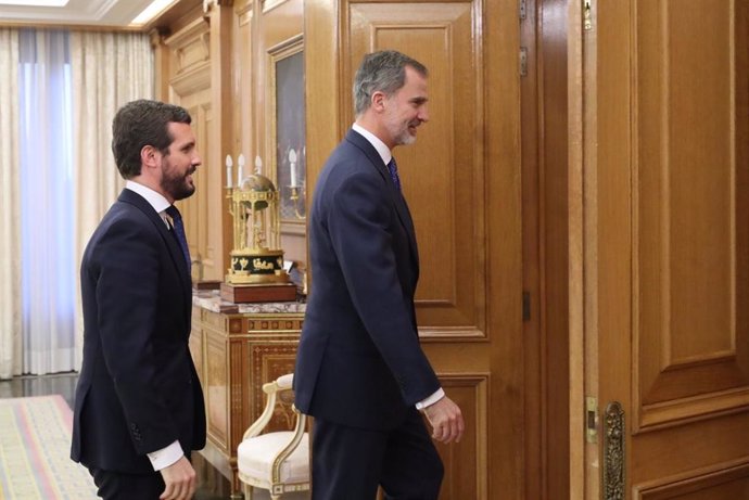 El rey Felipe VI recibe en audiencia al presidente del PP, Pablo Casado, dentro de la ronda de consultas con los representantes de los partidos para decidir si propone un candidato a la investidura.  Madrid a 11 de diciembre de 2019.