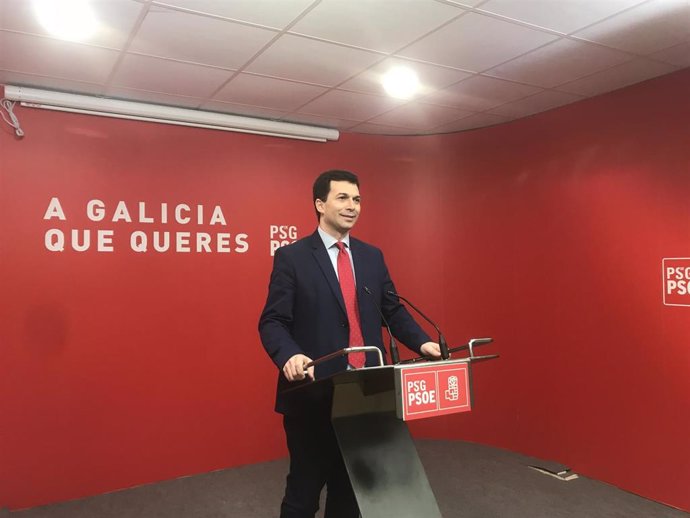 El secretario xeral del PSdeG y candidato a la Xunta, Gonzalo Caballero, en rueda de prensa