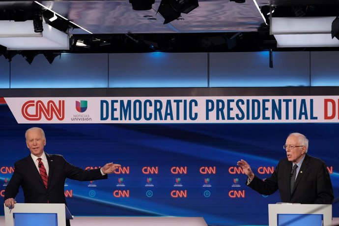 AMP.- EEUU.- Biden y Sanders muestran sus diferencias en la gestión de la crisis