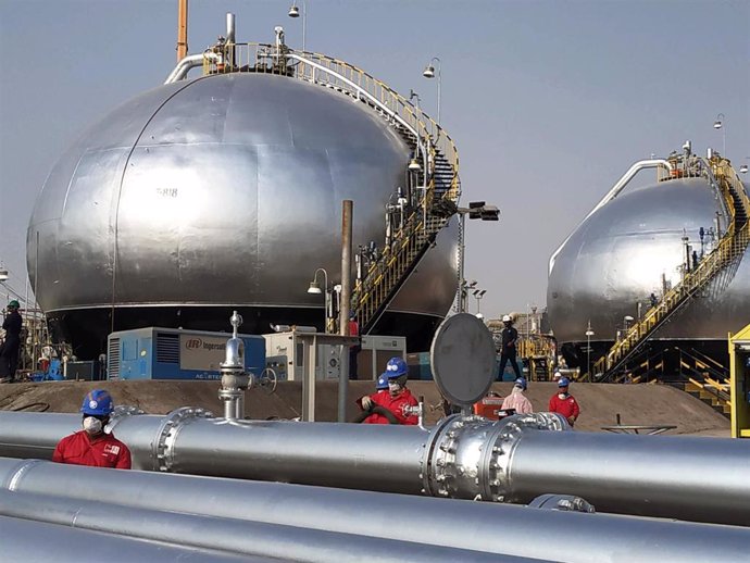 A.Saudí.- Aramco cotiza un 11% por debajo del precio de su OPV ante el desplome del precio del petróleo