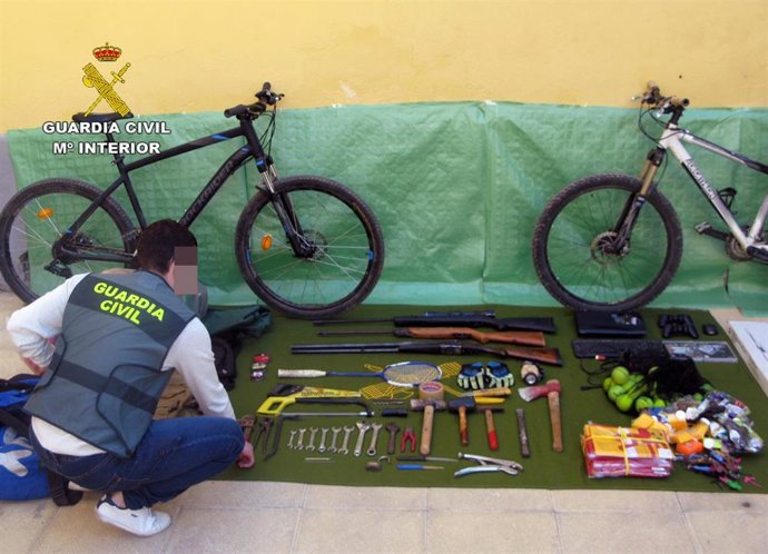Guardia Civil desmantela un grupo delictivo juvenil dedicado a la comisión de robos en casas de campo y chalets